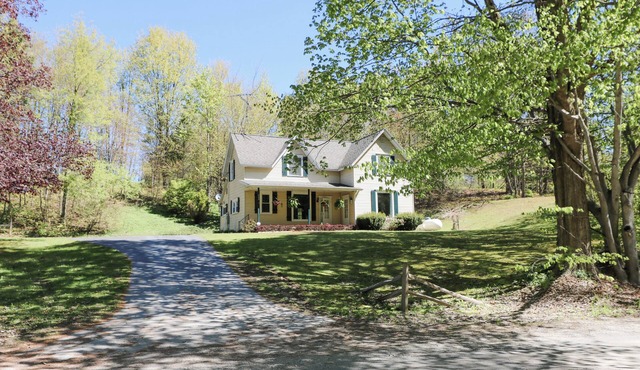 Country Oasis 4-bedroom farmhouse in tranquil Shelby with cozy charm