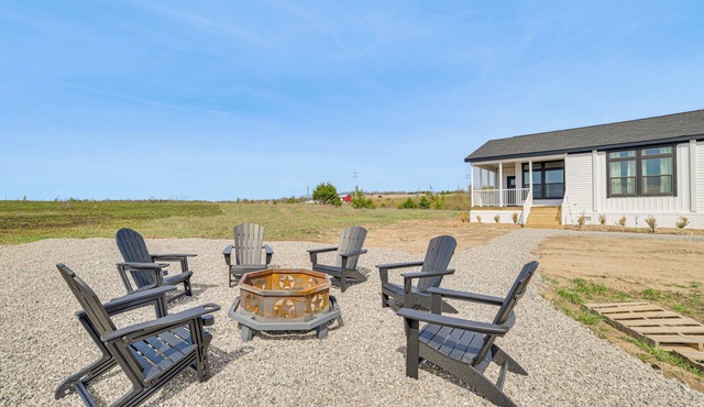Country Stay Near Dtwn! Modern Petoskey Retreat