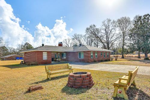 Countryside Marion Retreat Near Fishing & Trails!