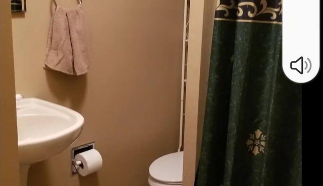 Cozy 1-bedroom apartment in Stonewall with WiFi, AC, furnished country setting.