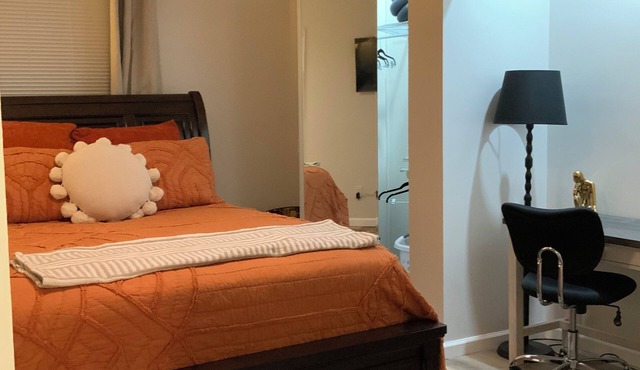Cozy 1BR Near UF Health & Proton Sleeps 3. Ideal for Travelers