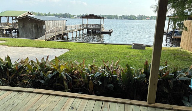 Cozy 3-bedroom mobile home with WiFi, AC in peaceful Oscar