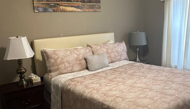 Cozy 3-bedroom mobile home in delightful Magnolia with AC, WiFi