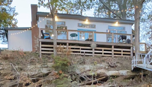 Cozy Cabin on the Bluff with the best view on Lewis Smith Lake