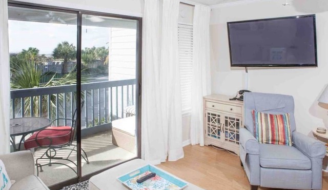 Cozy condo by the beach at Tybee Savannah