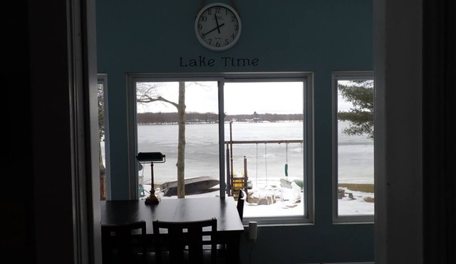 Cozy cottage on Robinson lake
