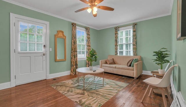 Cozy Green Haven, 1BR Flat Minutes from Downtown