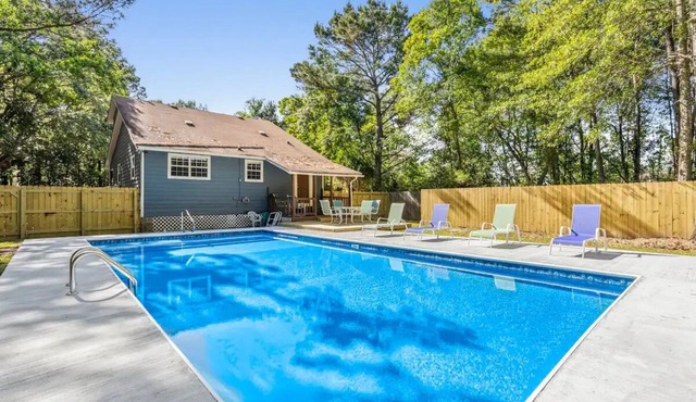 Cozy Home w/Pool near Beaches Sleeps 8