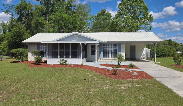 Cozy, inviting home in Lake City, FL. Minutes from town and close to rivers.