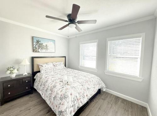 Cozy Large 5BR Beach Villa 1 Minute to Beach