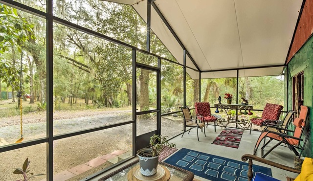 Crescent City Hideaway w/ Screened Porch!