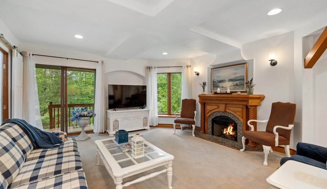 Cute Condo on Round Lake in Petoskey