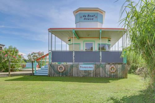 'Da Boat House' w/World-Class Bayou Fishing!