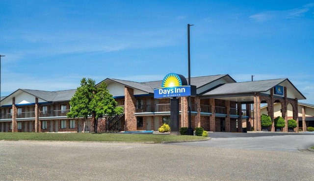 Days Inn by Wyndham Clanton AL