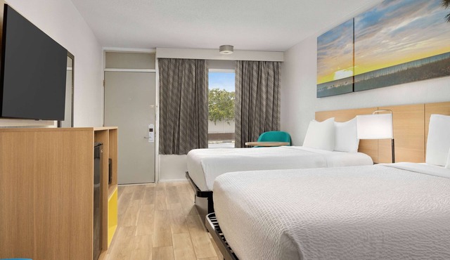 Days Inn by Wyndham Lake City I-75