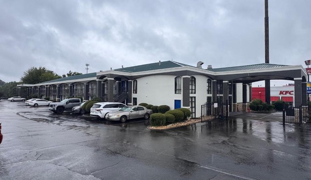 Days Inn & Suites by Wyndham Tuscaloosa - Univ. of Alabama