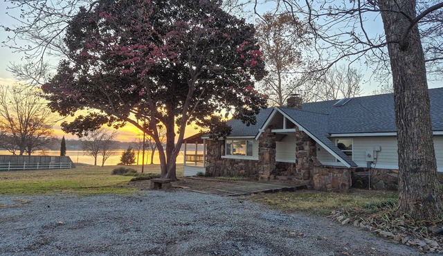 Deck & Yard: Wolf Creek Waterfront Home in Grove!