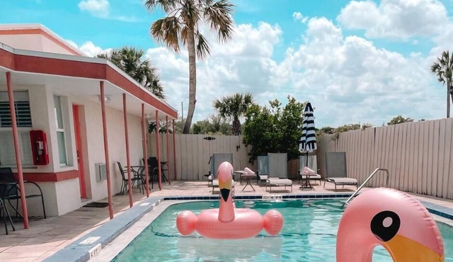 Digital Retro Boutique Hotel - Single King Room Near Downtown St. Augustine & the Beach