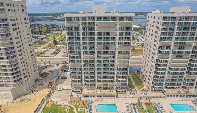 Direct Ocean Front Luxury Condo , DiMucci Twin Tower . 2 Bedrooms/2 Bathrooms.