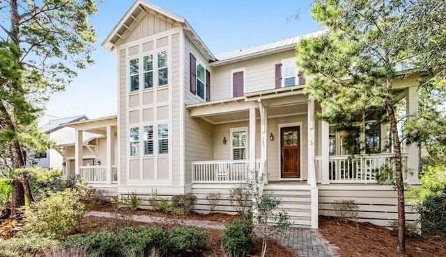 Discounts offered, Top-Rated house, walk to the beach, community pool.