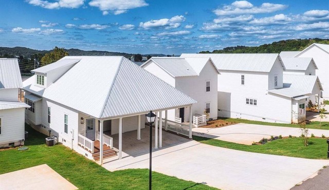 Dixieland Delight at River Rocks Plantation