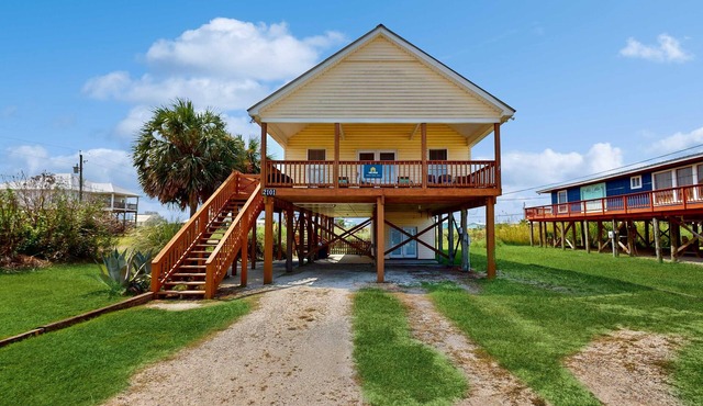 Dog-friendly house w/canal views, balcony, private washer/dryer - close to beach