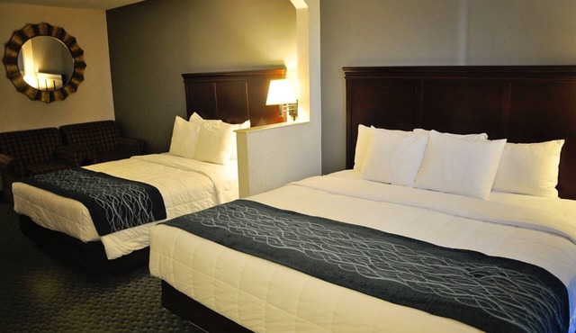 Dunes Express Inn & Suites