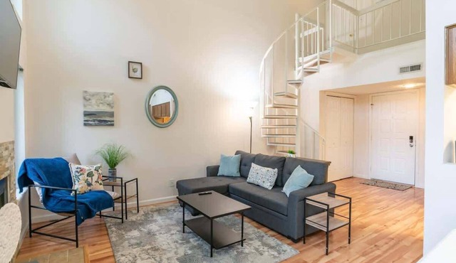 Eagle Pointe Leaf & Loft Living in Bloomington