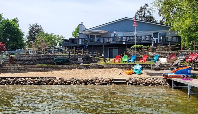 Enjoy the lake, beach, colors, golf or slopes!By Bellaire,Charlevoix,Petoskey&TC
