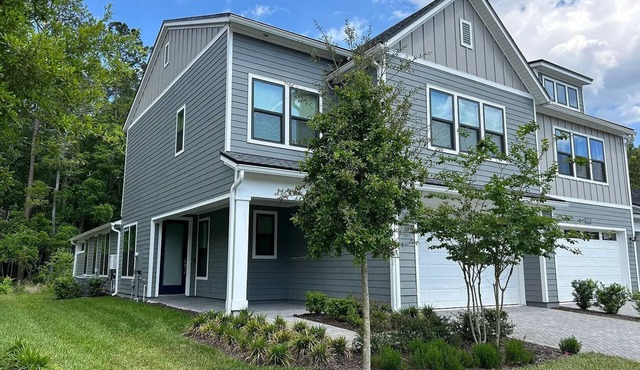 Executive Corporate housing close to Jaguars, Golf, beaches and St. Augustine.