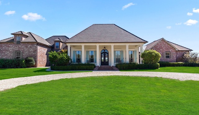 Expansive Ranch Family Property