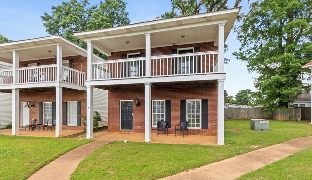 Experience Comfort at Banks's Brook House