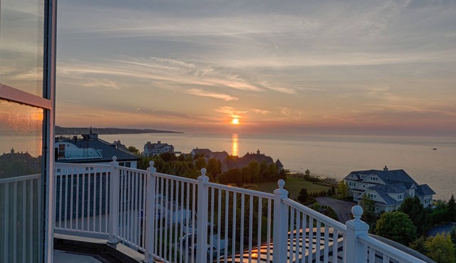 Experience luxury at The Pinnacle 510 in Bay Harbor, featuring 2 King beds and stunning lake views.