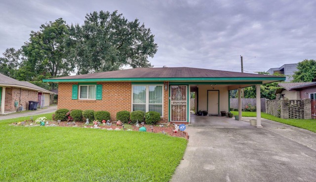 Explore Baton Rouge! Cozy Retreat w/Private Yard
