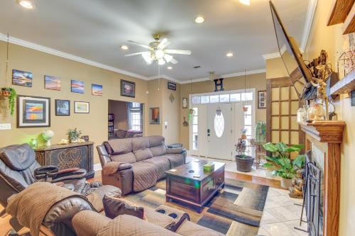 Explore Gulf Coast & Beyond! Home w/Yard & Games