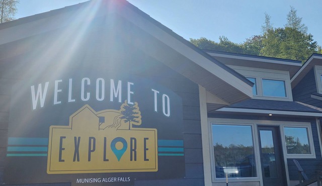 EXPLORE Munising Cottage 217
