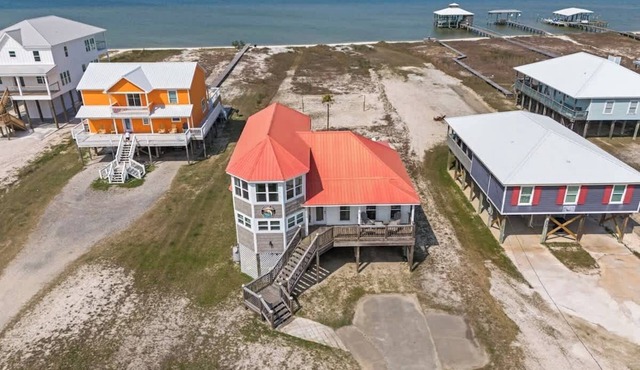 Family 4BR Bay View Paradise! Deck, Hot Tub, Sauna, Kayak
