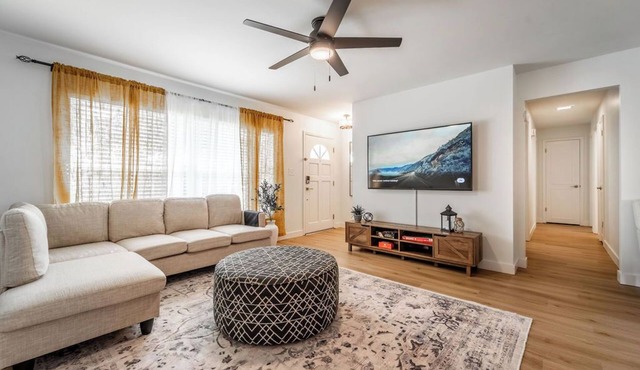 Family-Friendly 4BR Home Near Sanford Airport - Cozy & Convenient