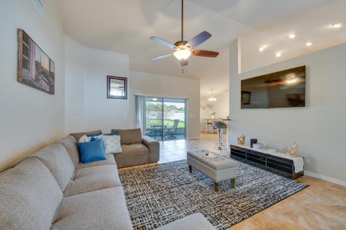 Family Home w/Screened Porch in Davenport