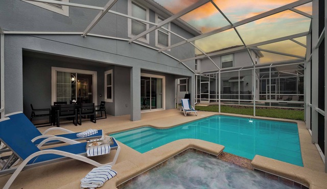Family house near Disney w/pool & hot tub
