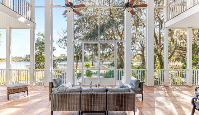 Fern Oak Estate: Waterfront near St Augustine FL Sleeps 32