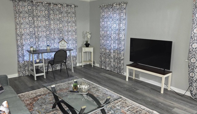 First floor 1Bed/1Bth Pets OK, Close to ProMedica, UT