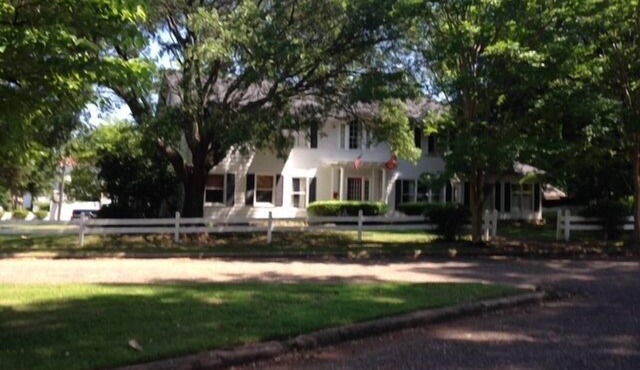 Forget Traffic And Parking. Gracious Comfort, 7 Block Walk To Campus/downtown