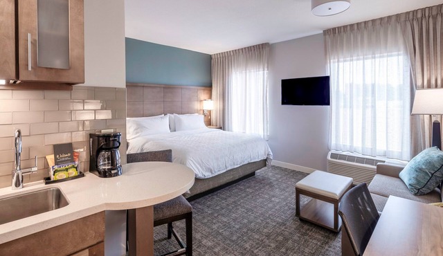 Free Breakfast. Outdoor Pool. Gym. King Suite. Near Maxwell Air Force Base!