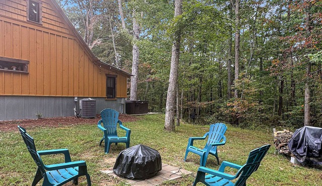 Free Ruby Falls Ticket & More - Hot Tub-2BR +Loft Cabin-2 mi to Cloudland-Hiking-Golfing-Chattanooga