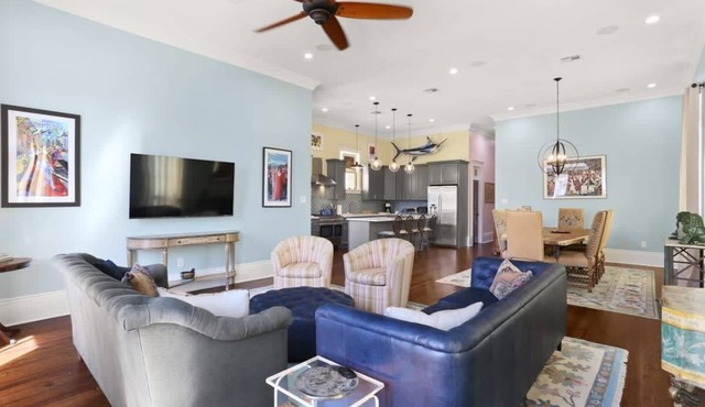 Freestanding 4BD/3BA Classic NOLA House w Backyard