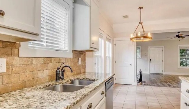 Gameday Paradise- 3 bdr townhouse walking distance