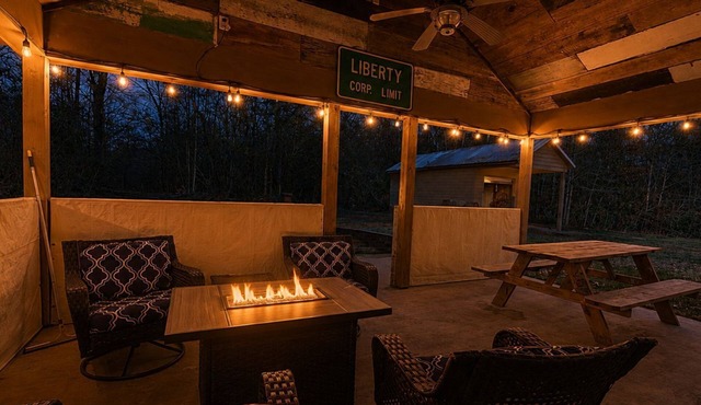 Glamping Cabin Near Homochitto | Starlink + Peace