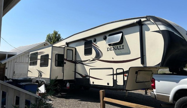 Gorgeous Denali 5th Wheel Delight! in Walla Walla