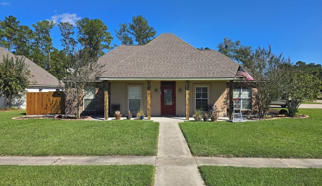 Great home, large backyard, fire pit, kayaks and close to everything.